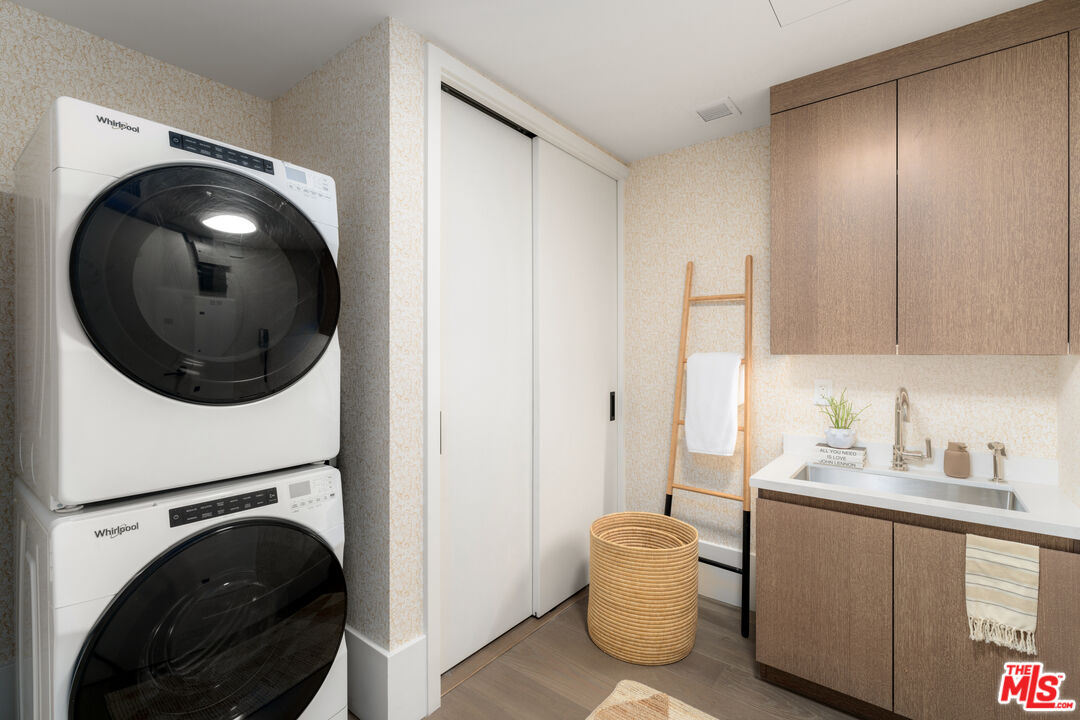 8420 W Sunset Blvd Unit: 107