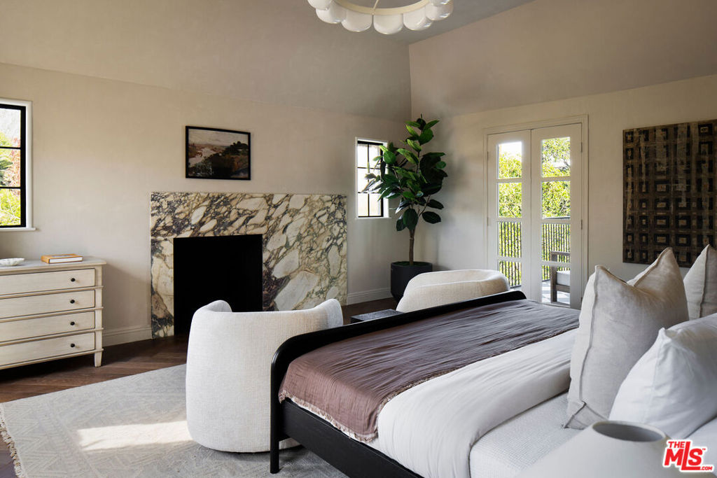 900 S Longwood Avenue