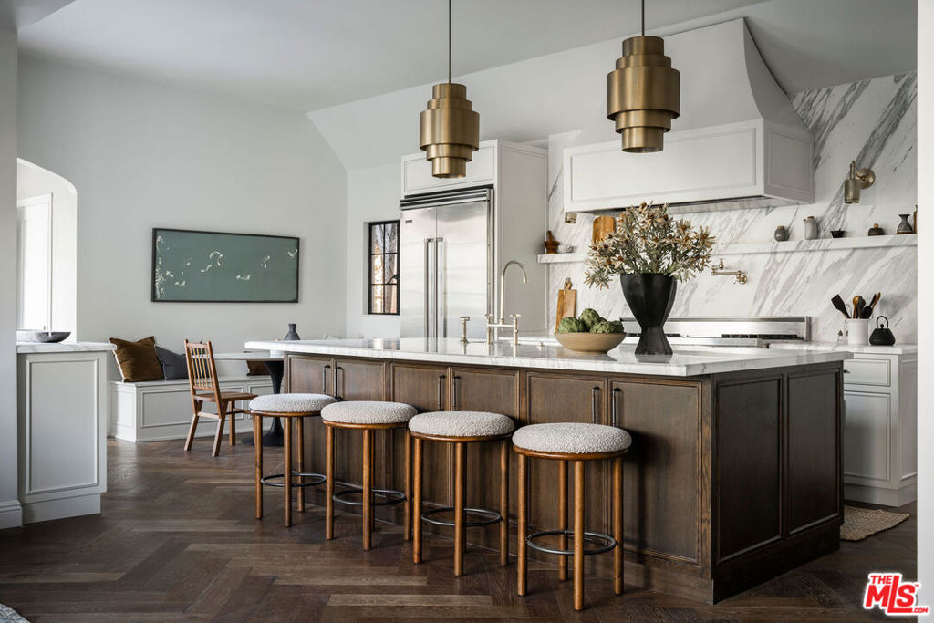 900 S Longwood Avenue