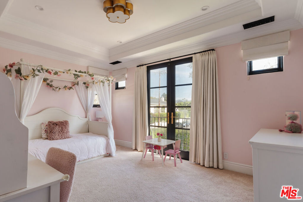 11432 Aqua Vista Street