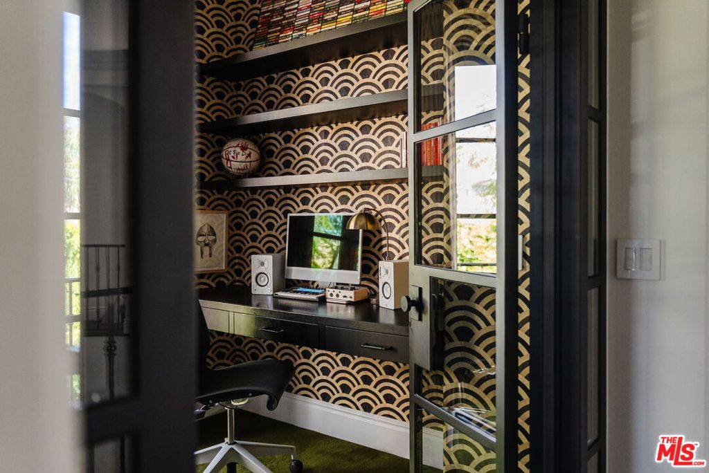 11432 Aqua Vista Street