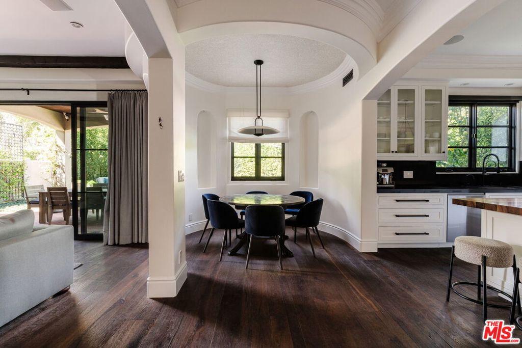 11432 Aqua Vista Street