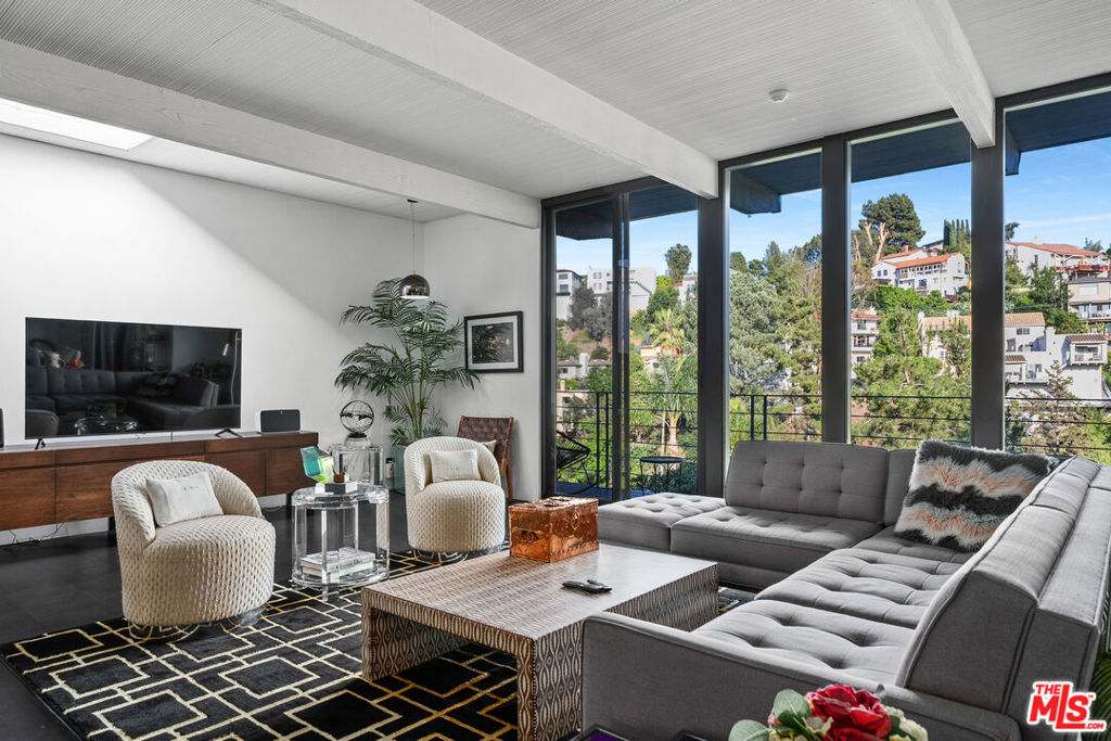 2775 Rinconia Drive