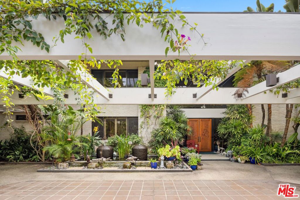 715 N Beverly Drive