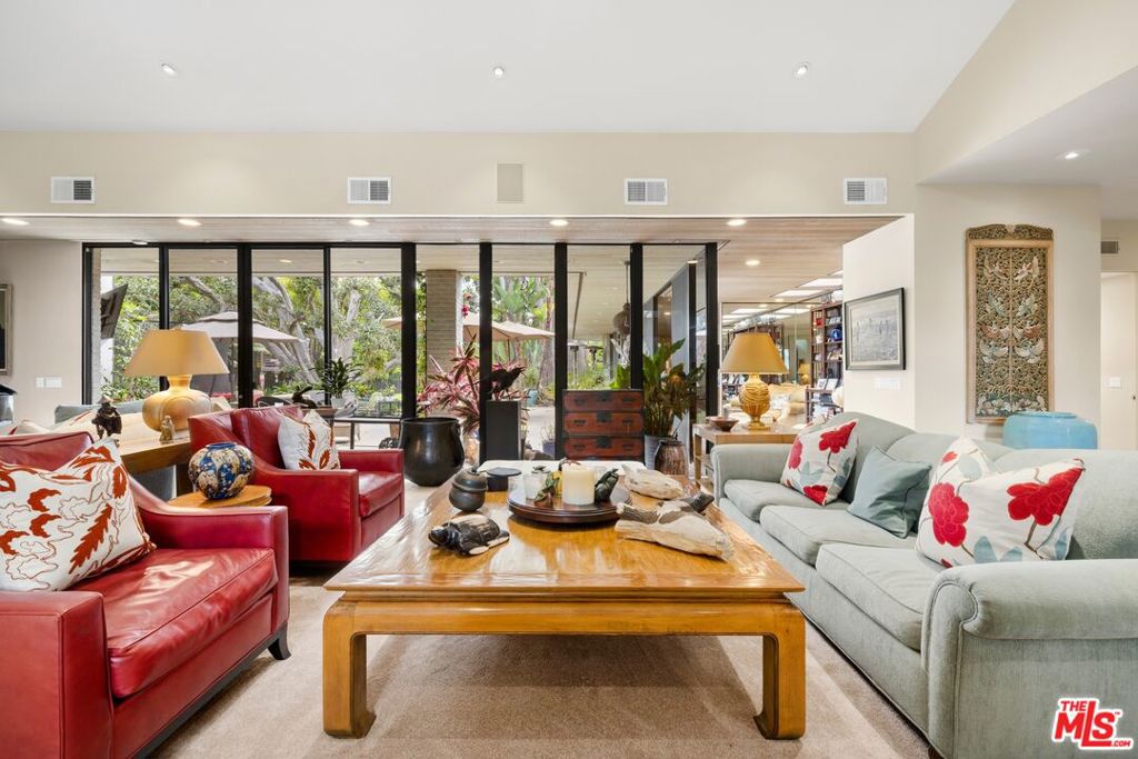 715 N Beverly Drive