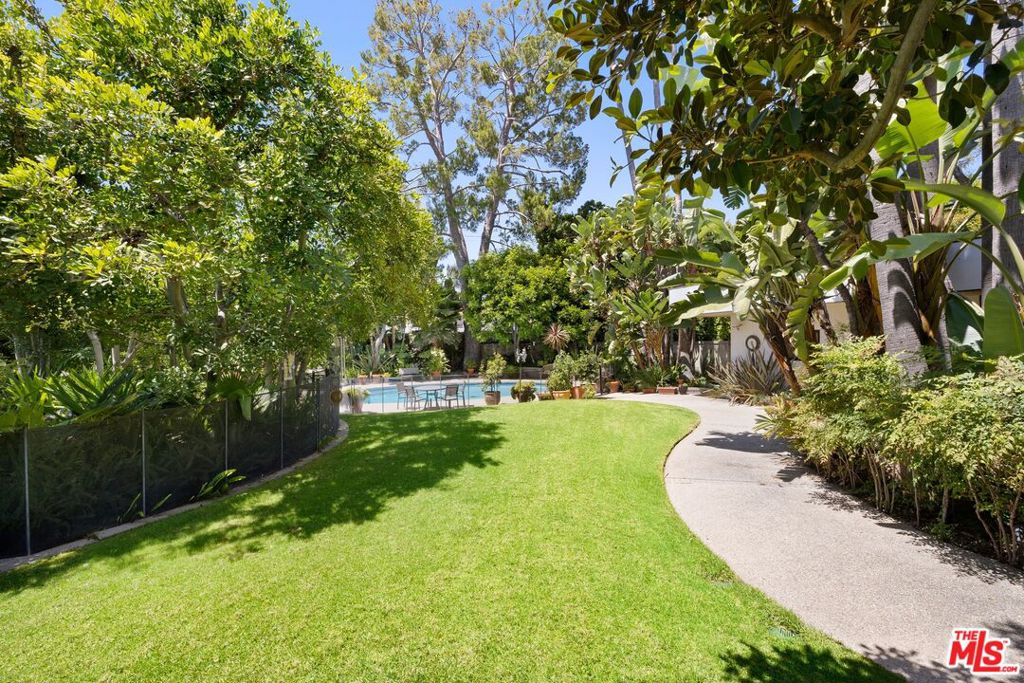 715 N Beverly Drive