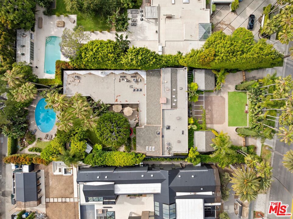 715 N Beverly Drive