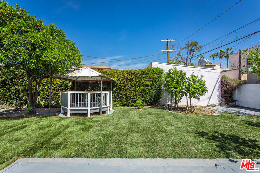 1524 S Fairfax Avenue