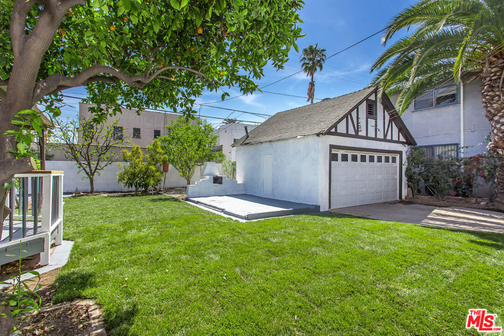 1524 S Fairfax Avenue
