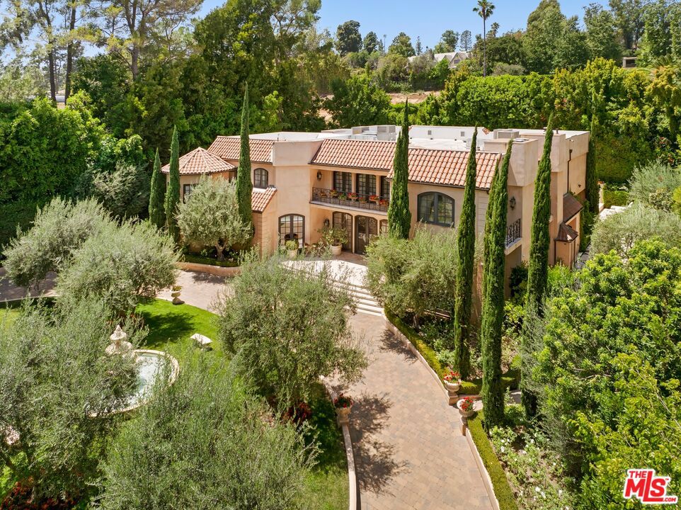 9541 Sunset Boulevard