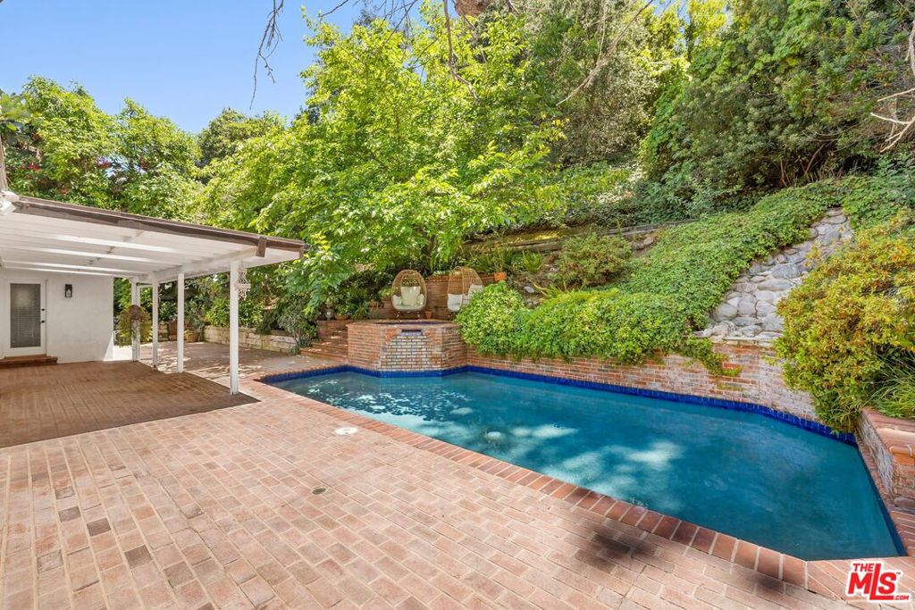 15810 Castlewoods Drive