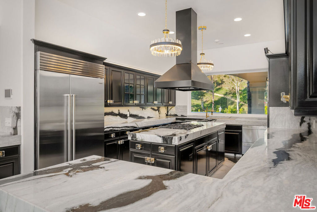 25665 1/2 Mulholland Highway