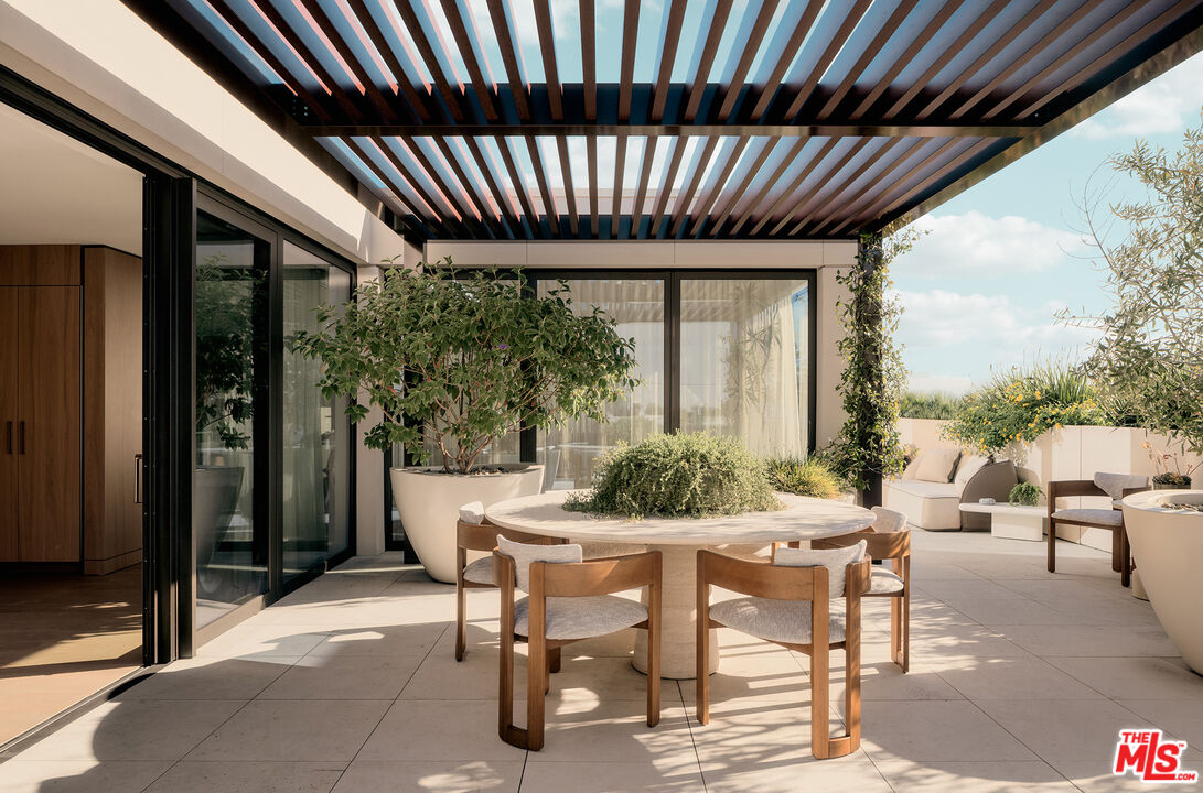 9900 S Santa Monica Blvd Unit: 2D
