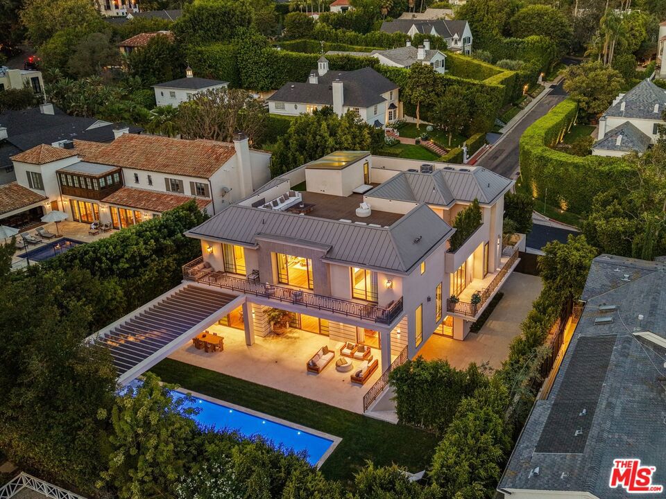 1395 N Doheny Drive