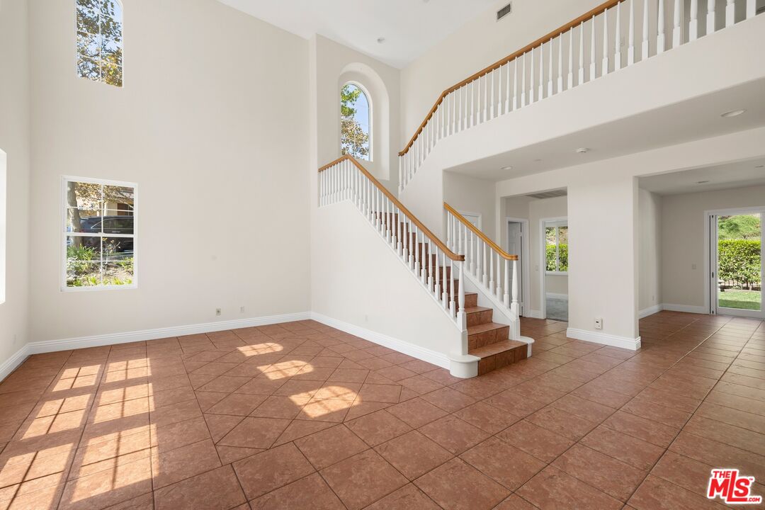 11 Turning Leaf Way