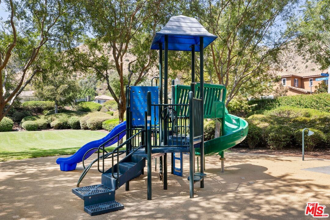 11 Turning Leaf Way