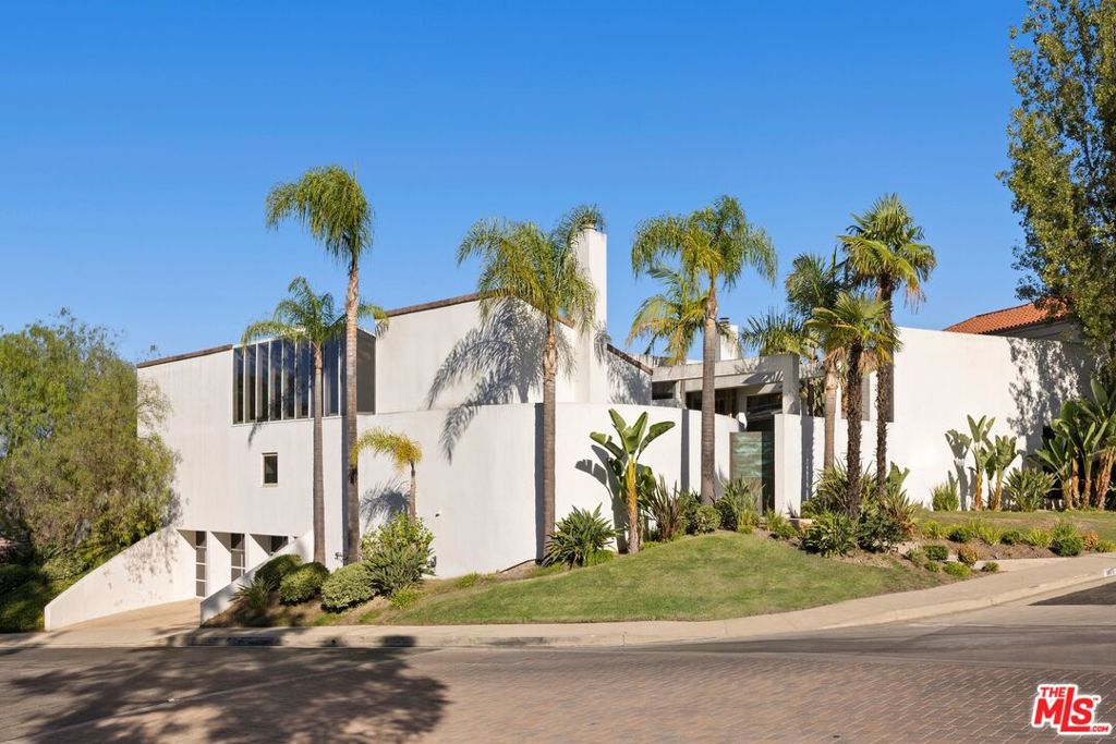 11975 Crest Place