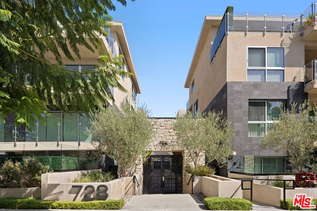 728 N Sweetzer Ave Unit: 402