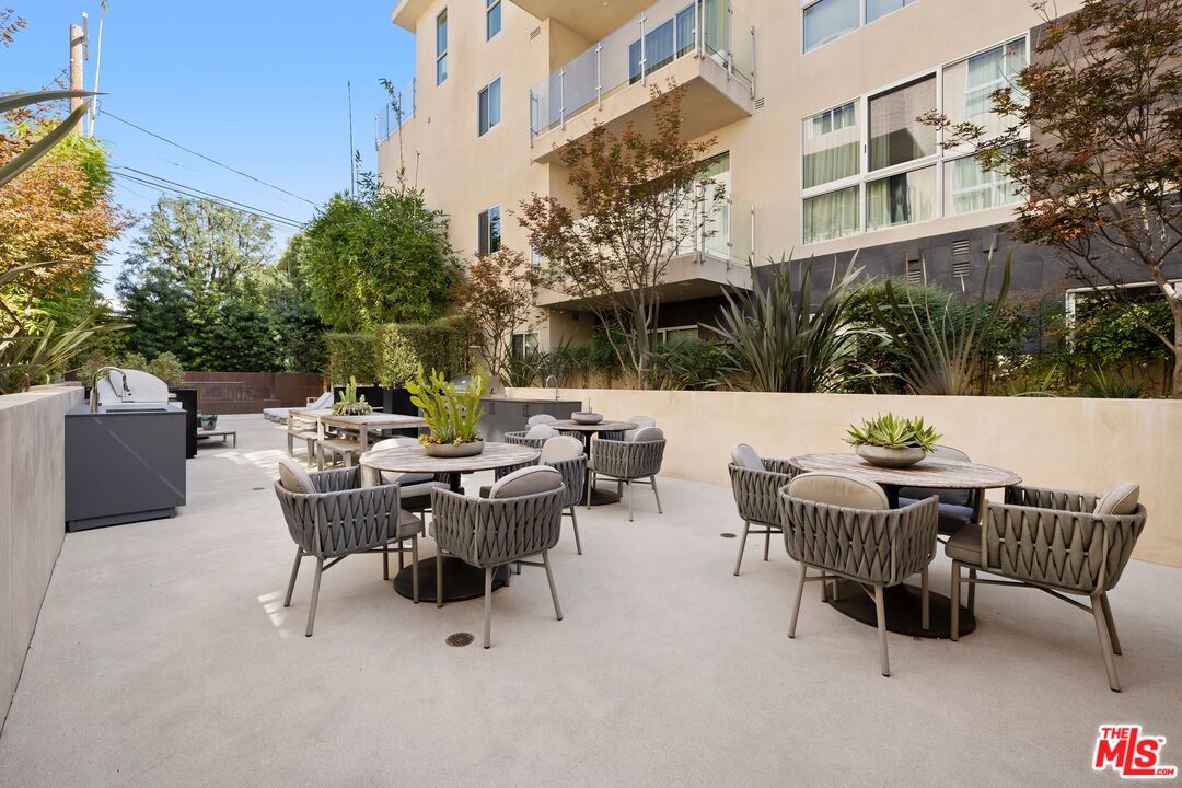 728 N Sweetzer Ave Unit: 402