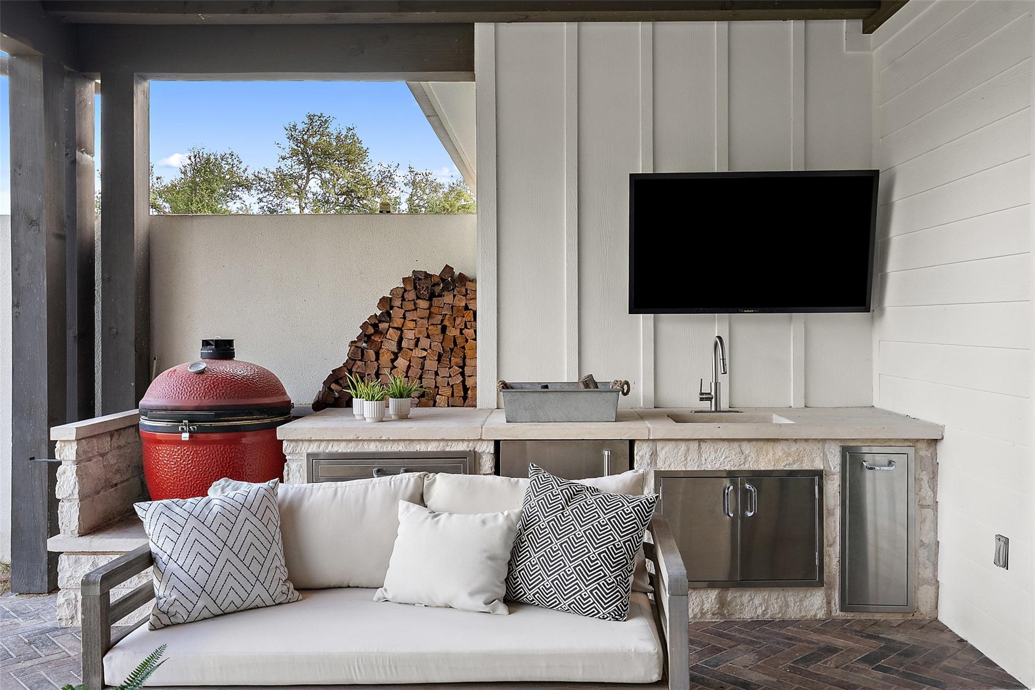 16908 Whispering Breeze