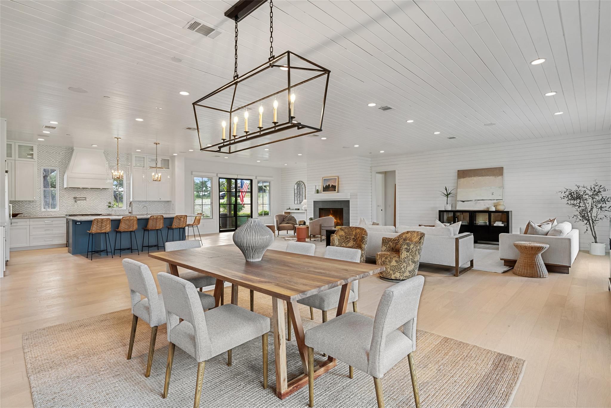 16908 Whispering Breeze