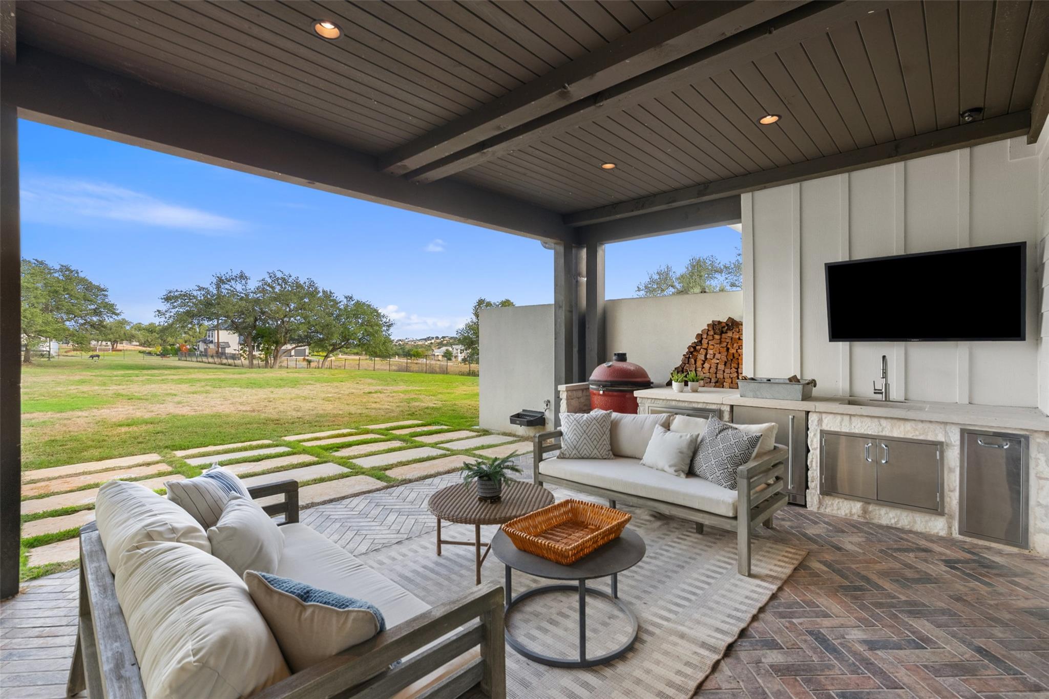16908 Whispering Breeze
