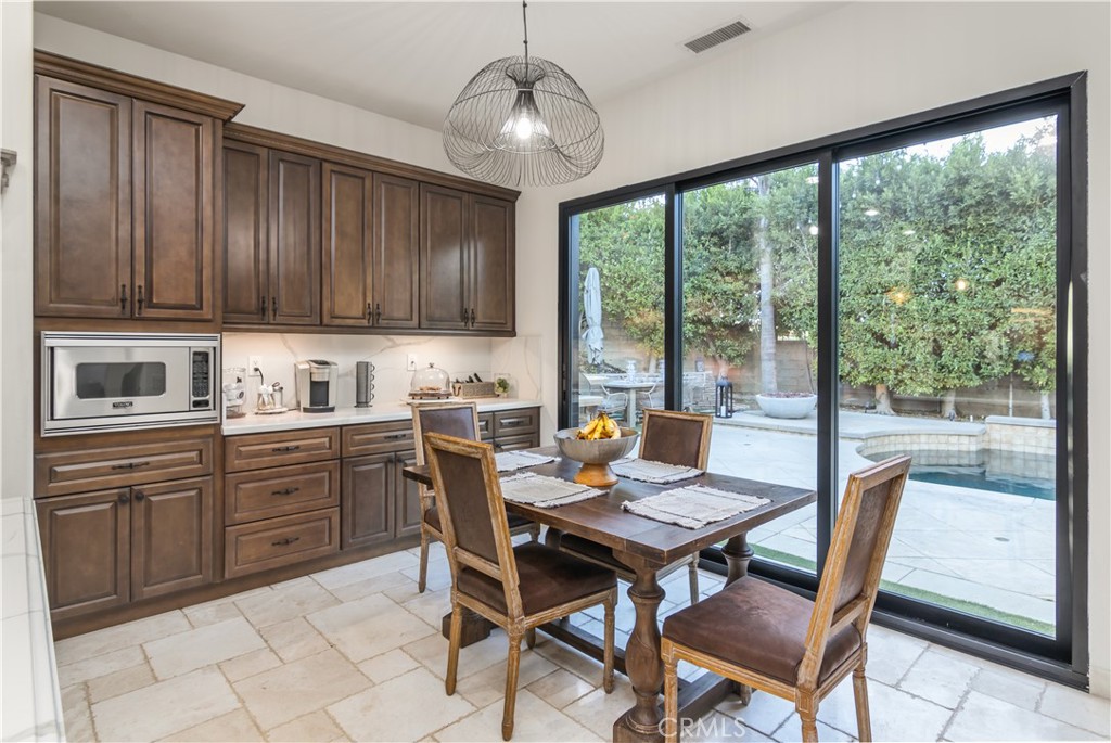 2159 Hathaway Avenue