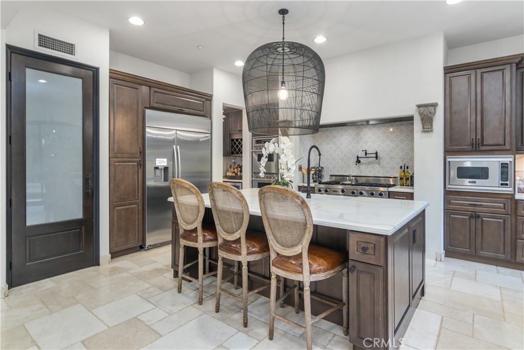 2159 Hathaway Avenue