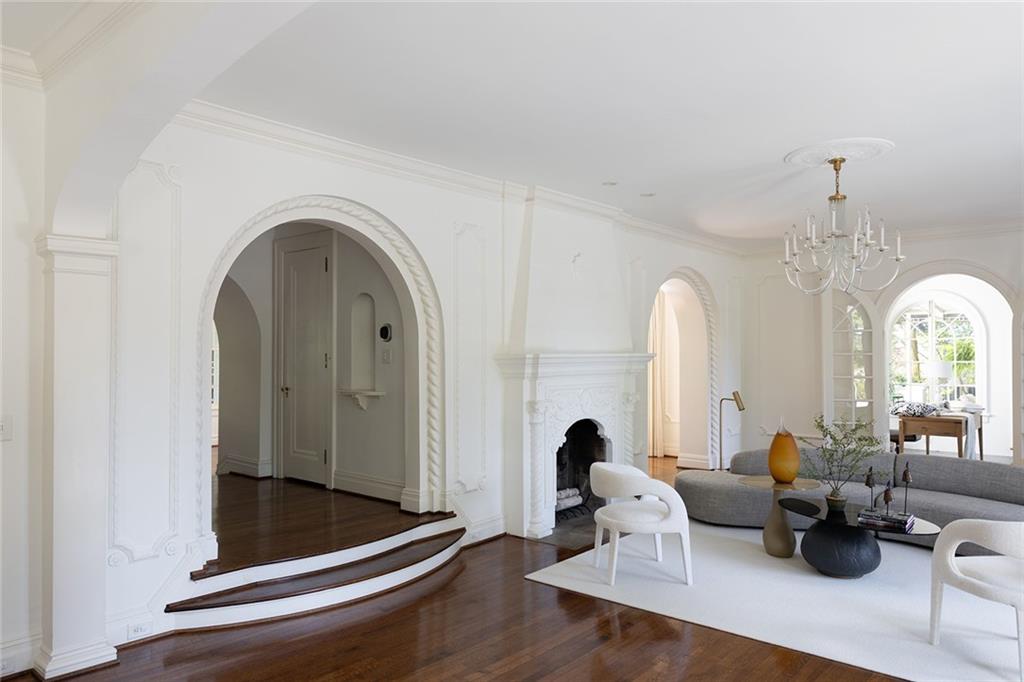 315 Peachtree Battle Avenue NW