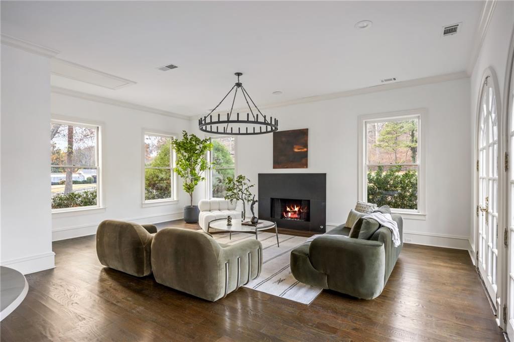 4571 Columns Drive SE