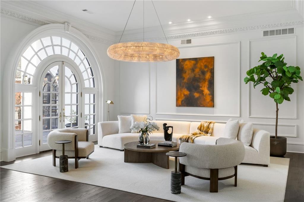 4571 Columns Drive SE