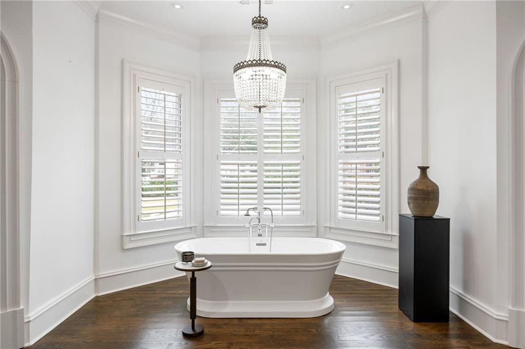 4571 Columns Drive SE