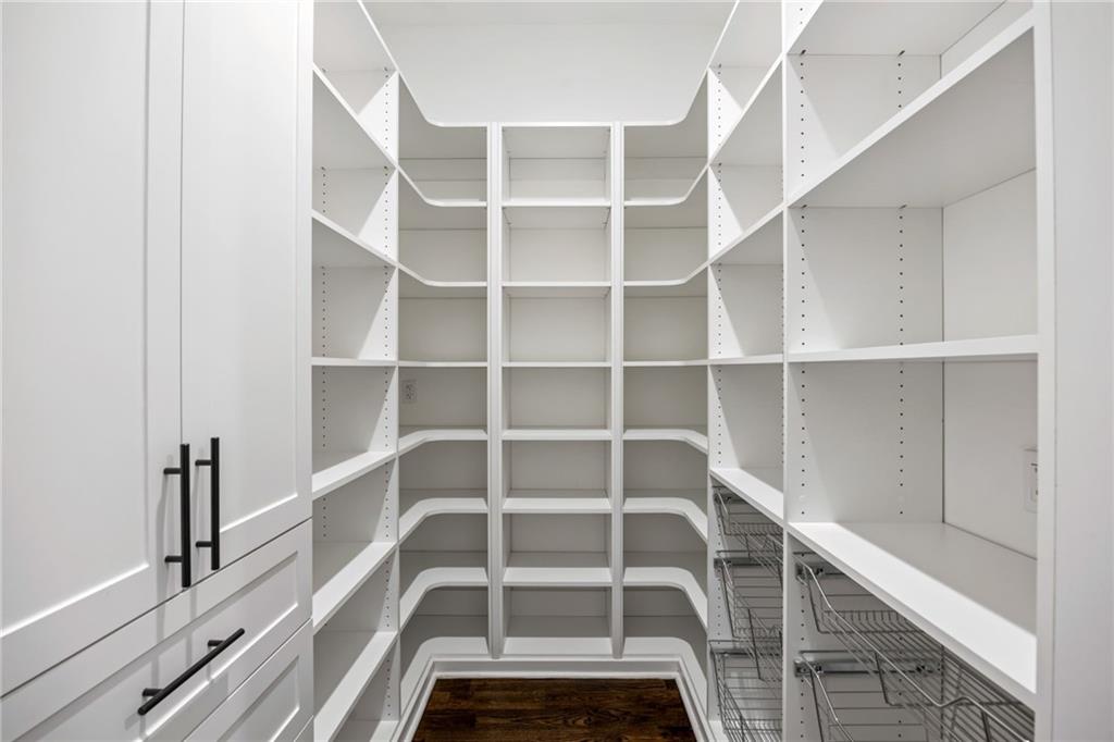 4571 Columns Drive SE