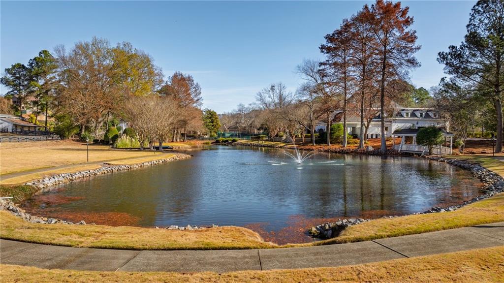 4571 Columns Drive SE