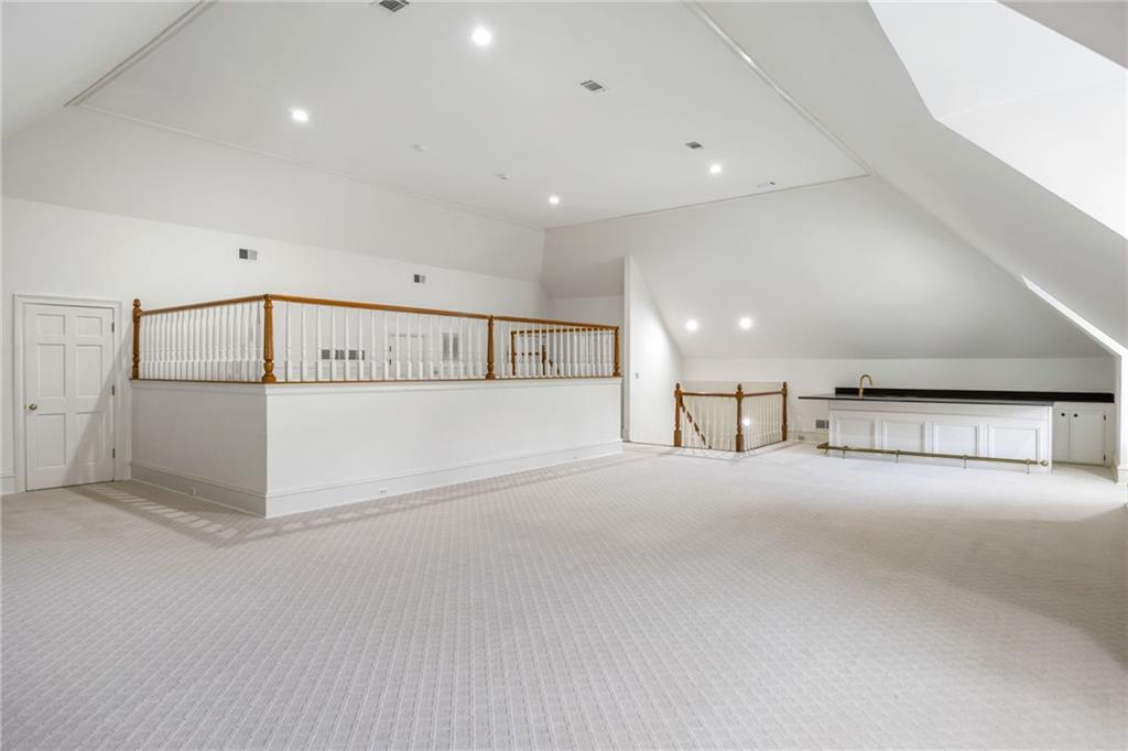 4571 Columns Drive SE