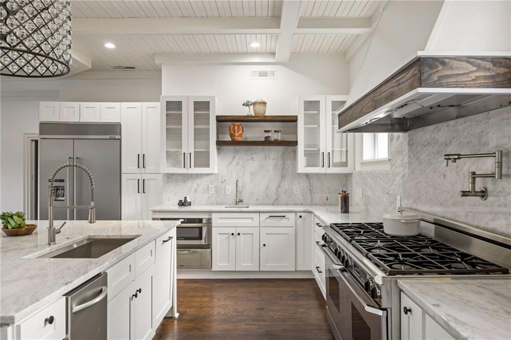 4571 Columns Drive SE