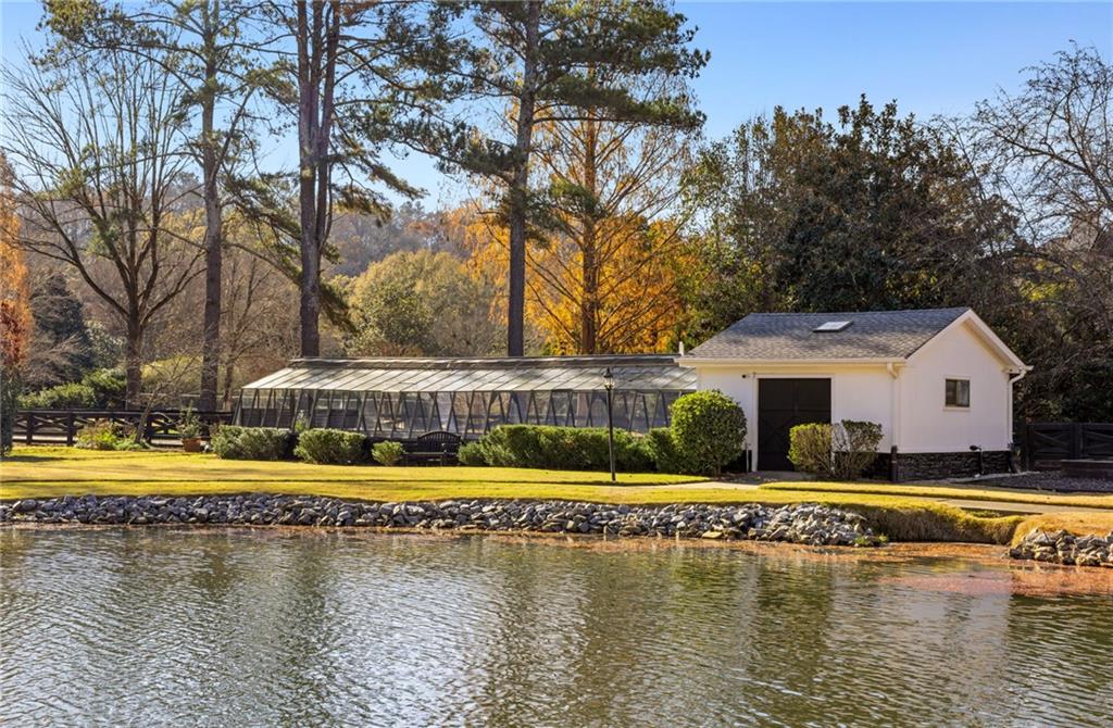 4571 Columns Drive SE