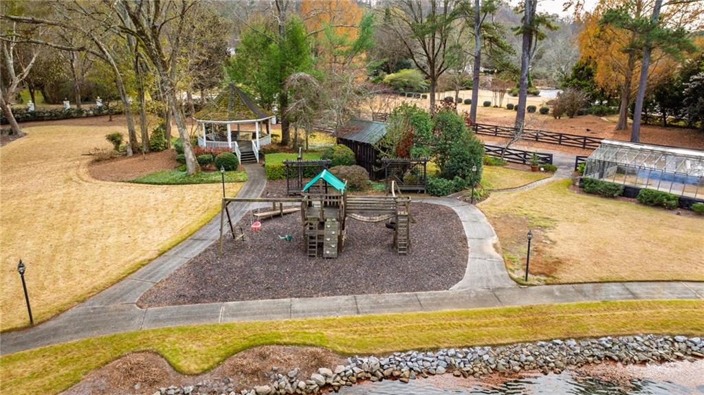 4571 Columns Drive SE