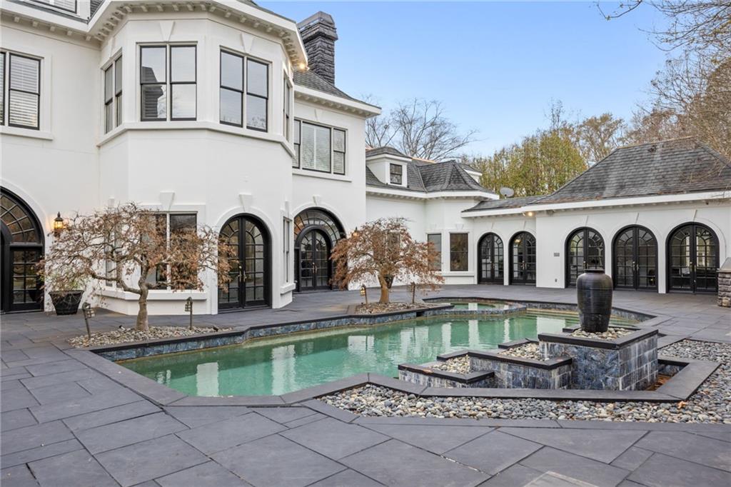 4571 Columns Drive SE