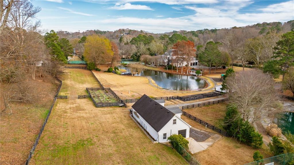 4571 Columns Drive SE