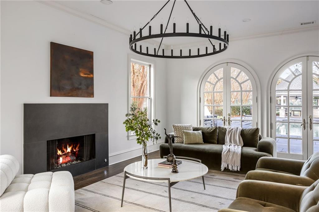 4571 Columns Drive SE