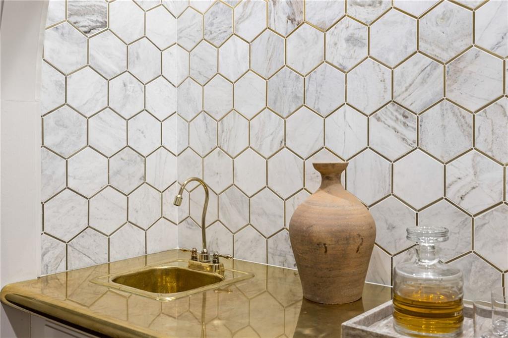 4571 Columns Drive SE