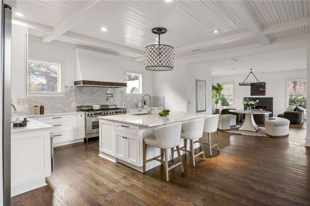 4571 Columns Drive SE