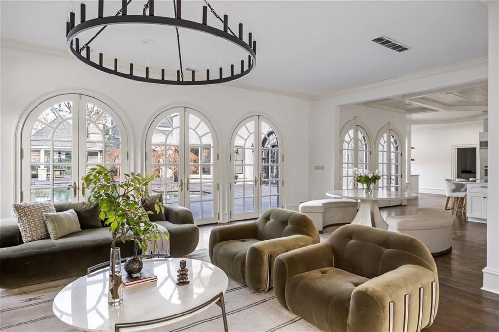 4571 Columns Drive SE