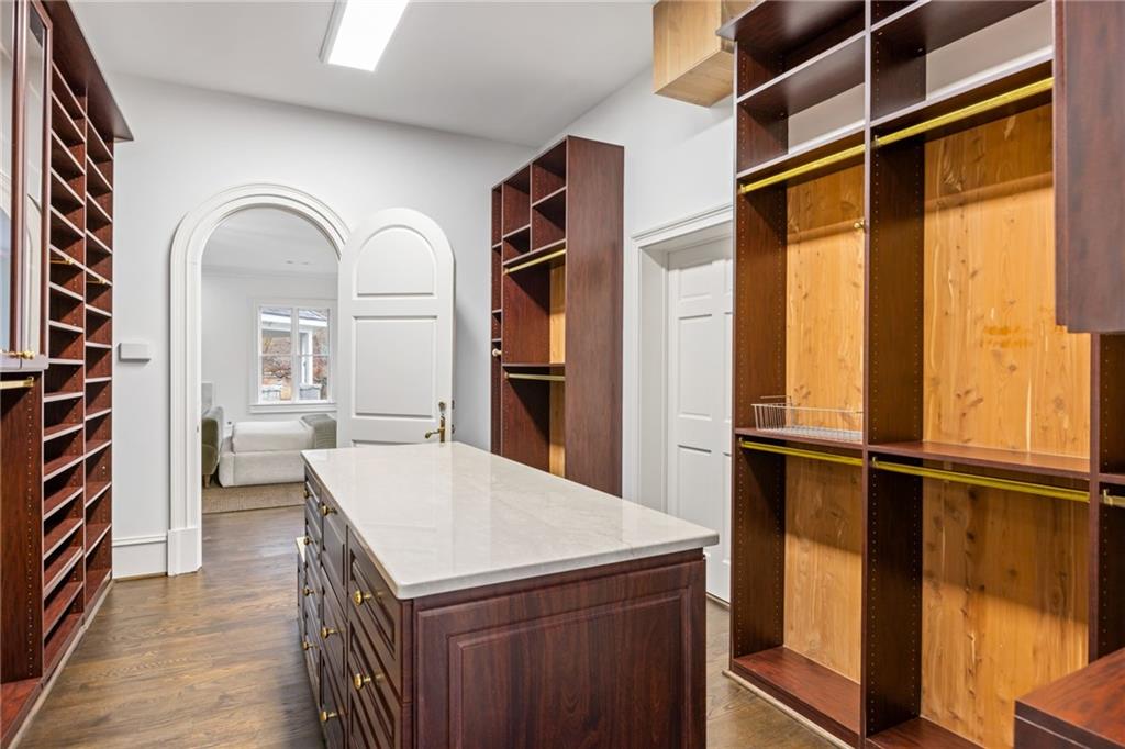 4571 Columns Drive SE