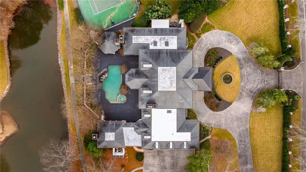 4571 Columns Drive SE