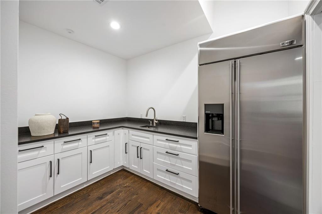 4571 Columns Drive SE