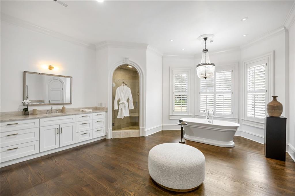 4571 Columns Drive SE