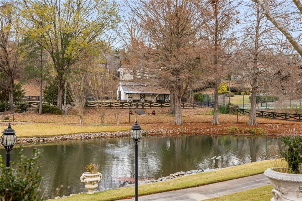 4571 Columns Drive SE