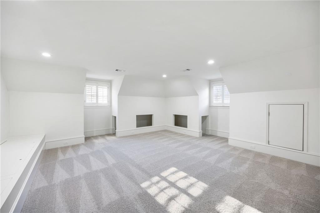 4571 Columns Drive SE